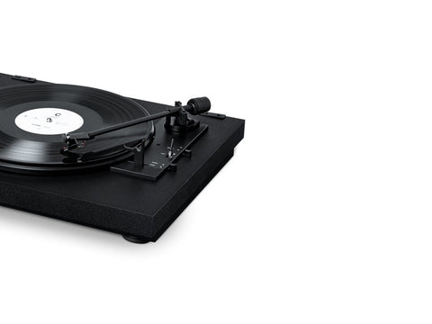 A1 Automatic Turntable with Pre-mounted Cartridge Ortofon OM10